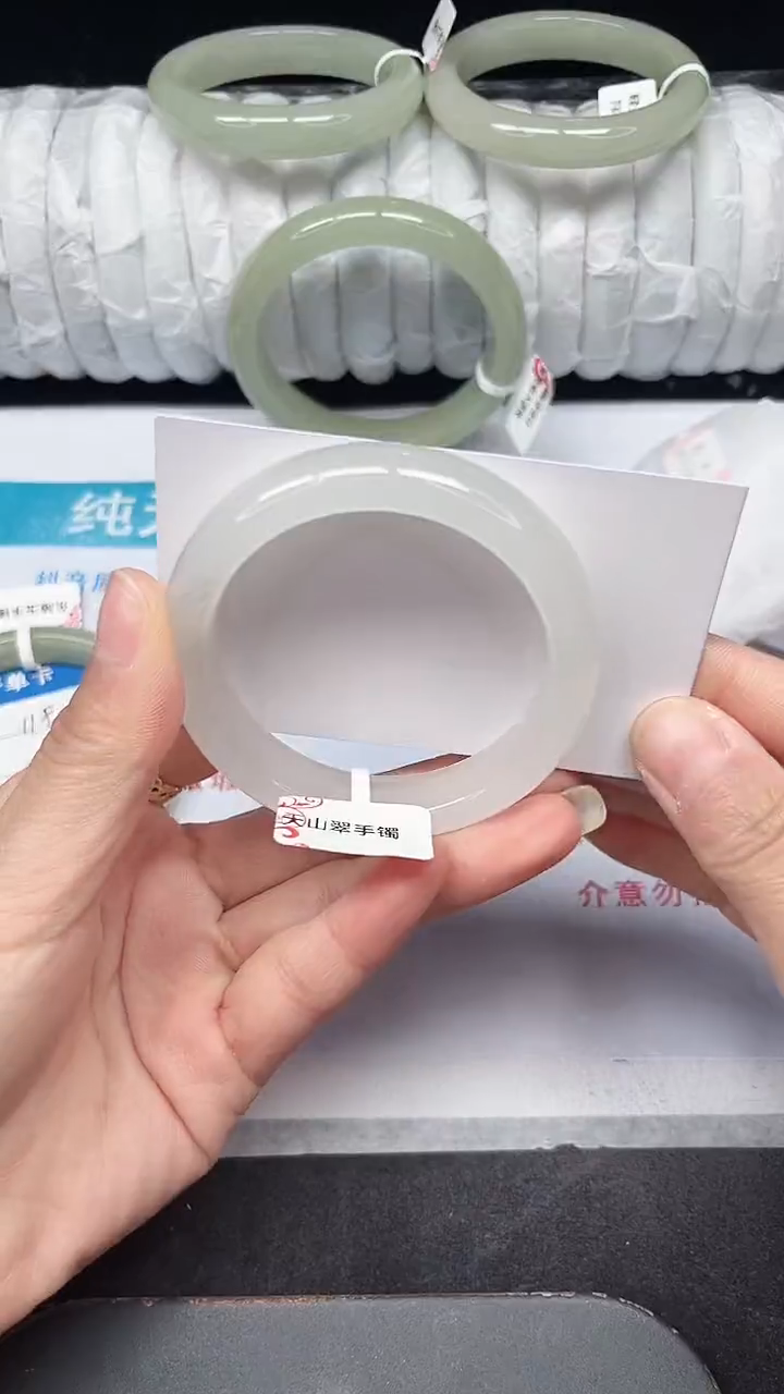 未镶嵌手镯石英质玉120-52/53