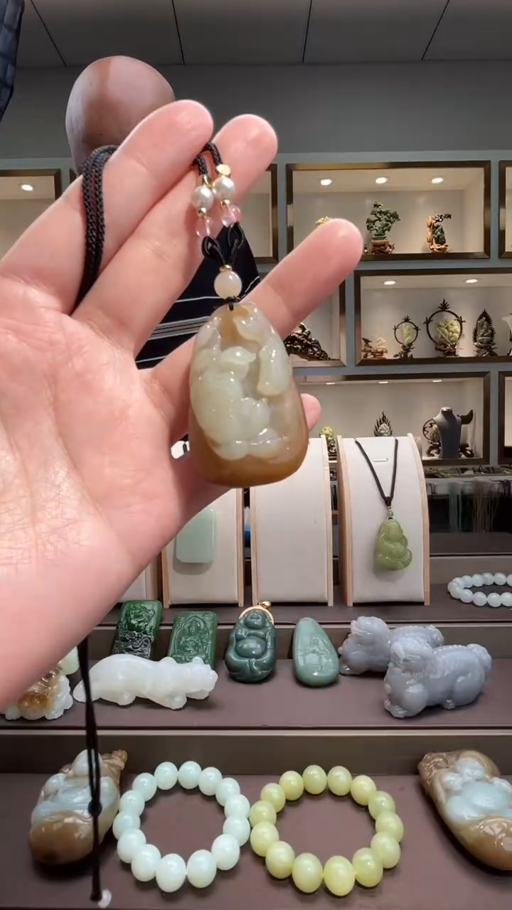 颈饰未镶嵌和田玉苏