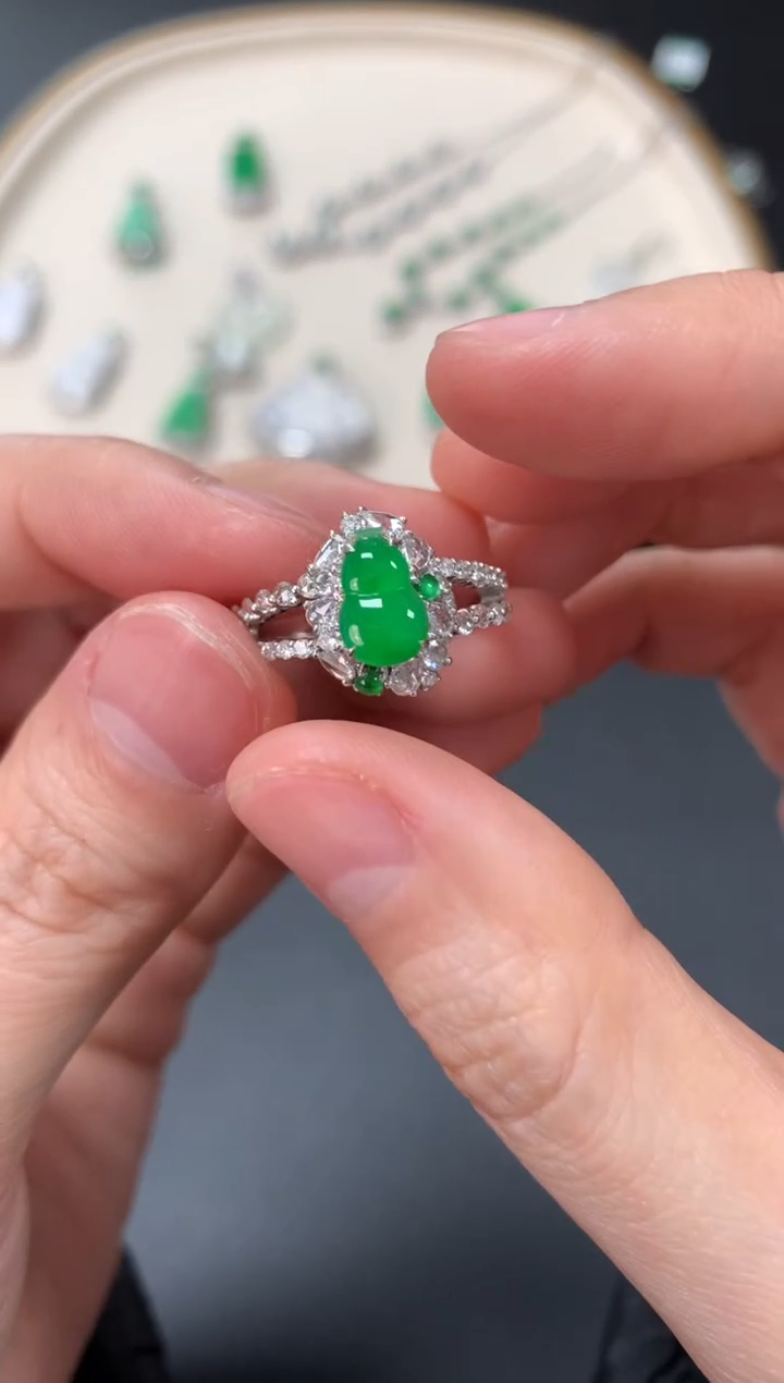 【闪购商品】翡翠戒指18K金镶嵌戒指12800