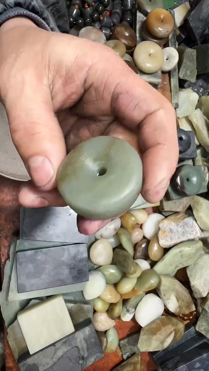 未镶嵌和田玉珠宝半成品1