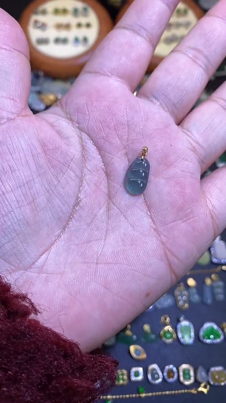 【闪购商品】翡翠吊坠(不含链)18K金镶嵌1