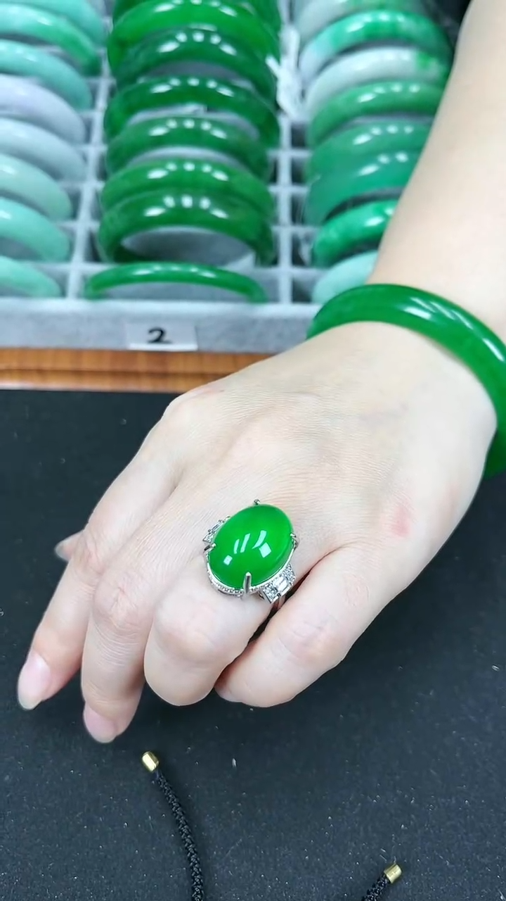 【闪购商品】砖雕s56 正阳绿鸽子蛋戒指