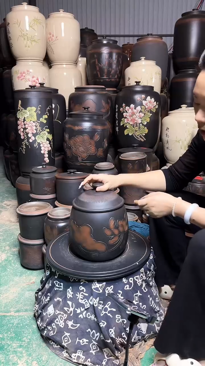 罐完品茶叶罐 龙蛋 黑色  荷花