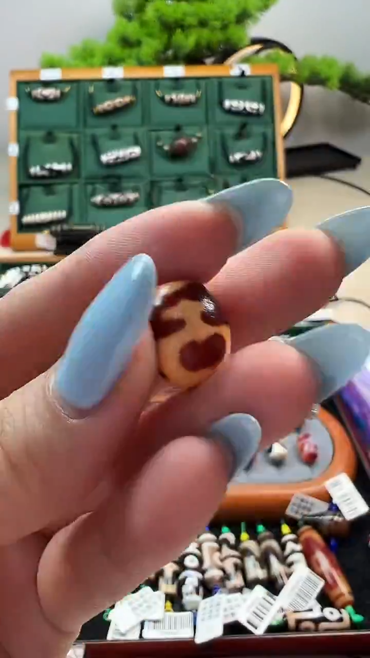 玛瑙/玉髓（覆膜）颈饰未镶嵌35.（微瑕随机发货）