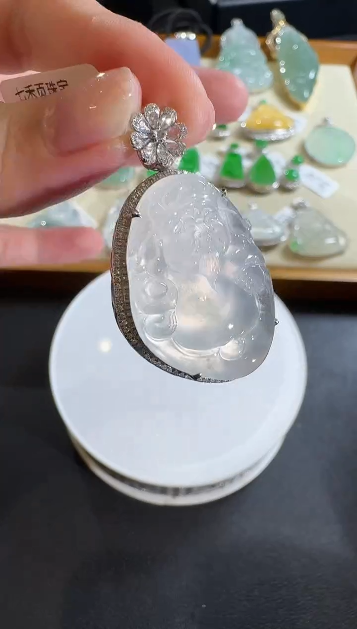 【闪购商品】翡翠吊坠(不含链)18K金镶嵌【源头工厂】钻石镶嵌