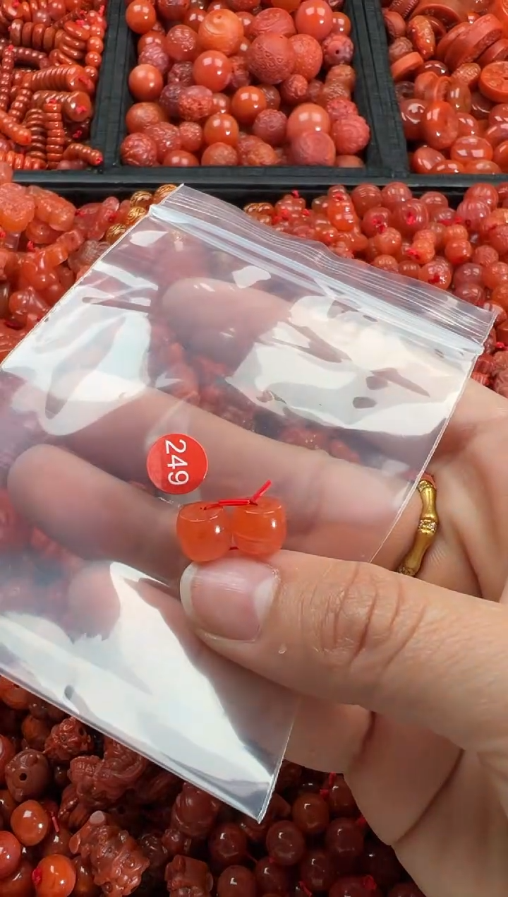 【闪购商品】南红玛瑙颈饰未镶嵌1