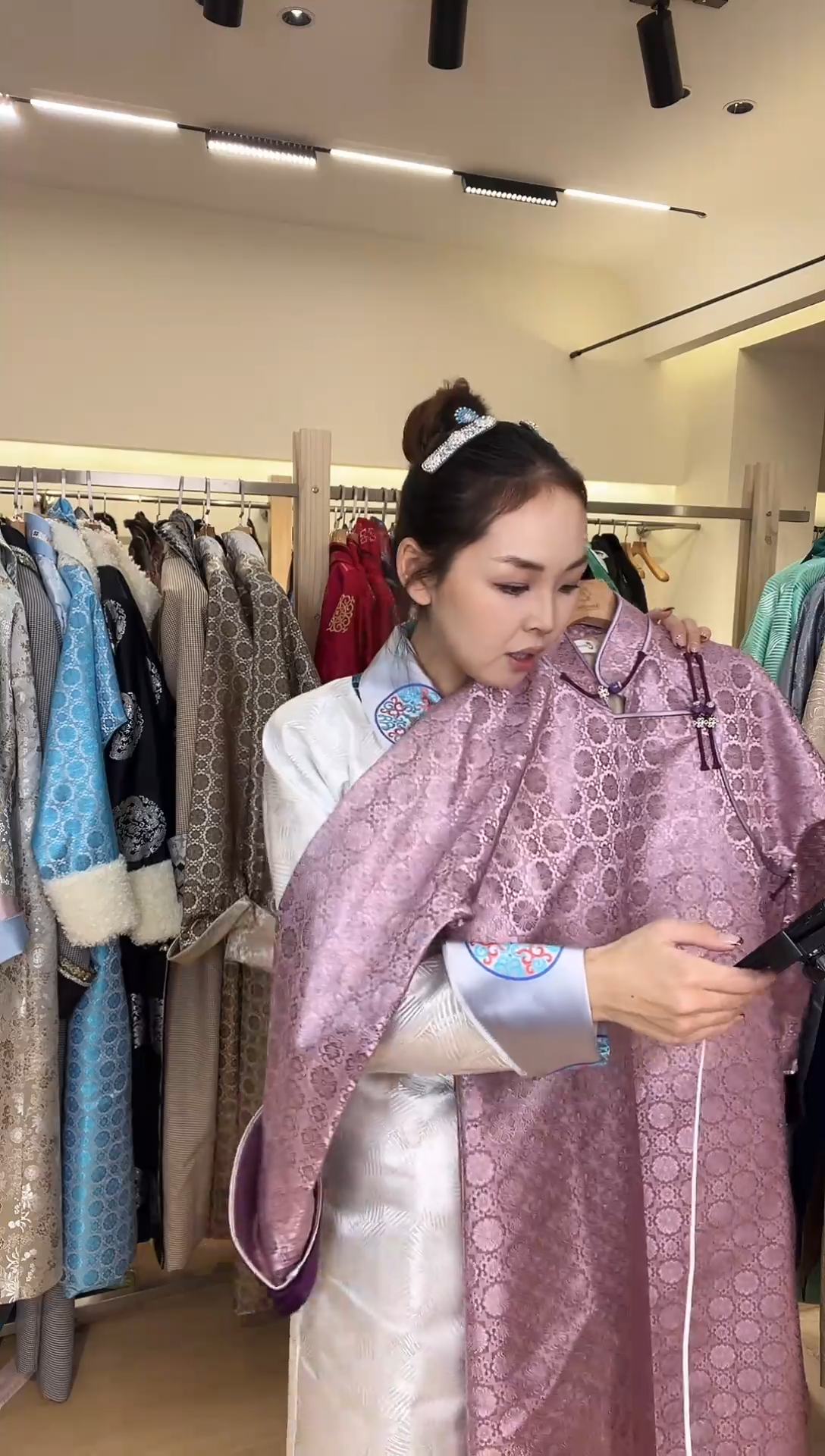 39紫色蒙古袍2x码140斤