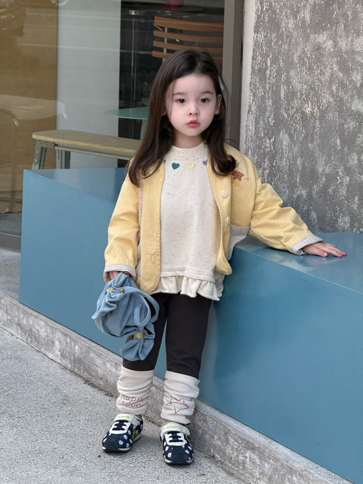 女童2025秋季套装女宝宝洋气韩版上衣风衣外套卫衣屁帘卫裤三件套