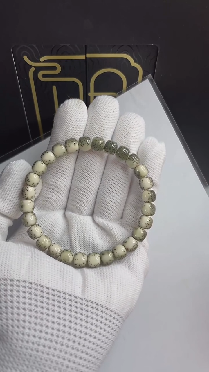 手串星月菩提小驼包8x7.a456