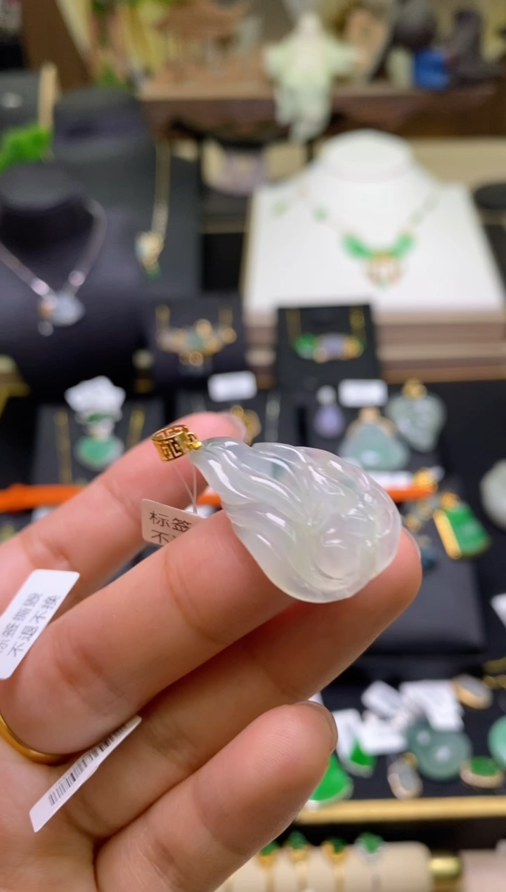 【闪购商品】翡翠颈饰18K金镶嵌净货16126