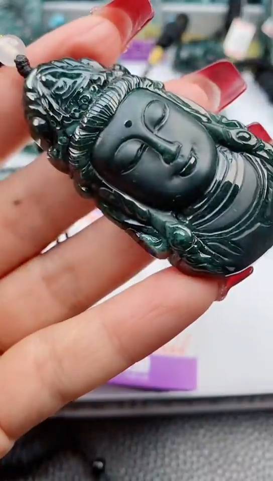 【闪购商品】翡翠颈饰未镶嵌