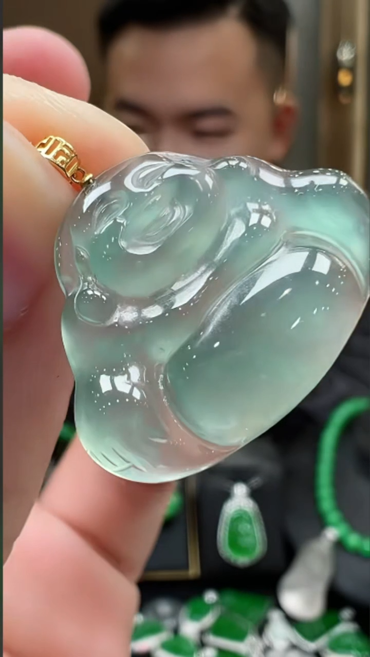 吊坠(不含链)18K金镶嵌翡翠多样性发其一