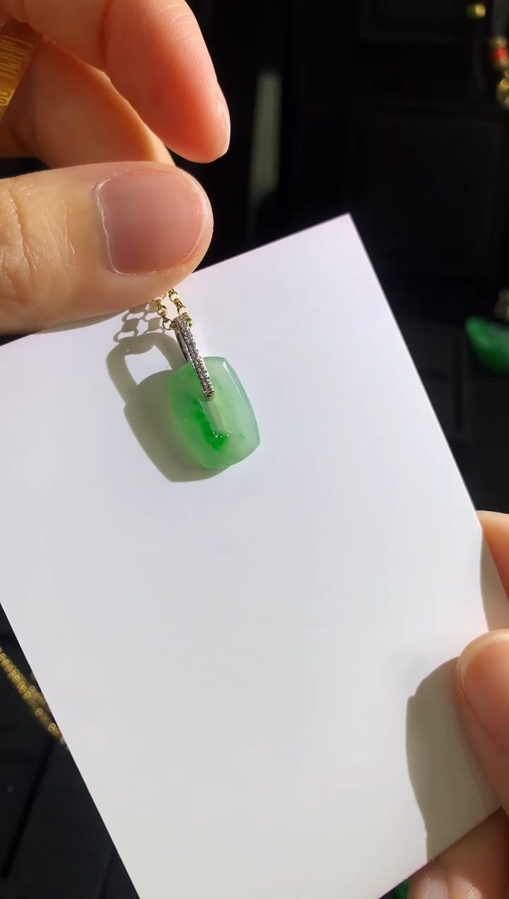 【闪购商品】翡翠吊坠(不含链)18K金镶嵌吊坠