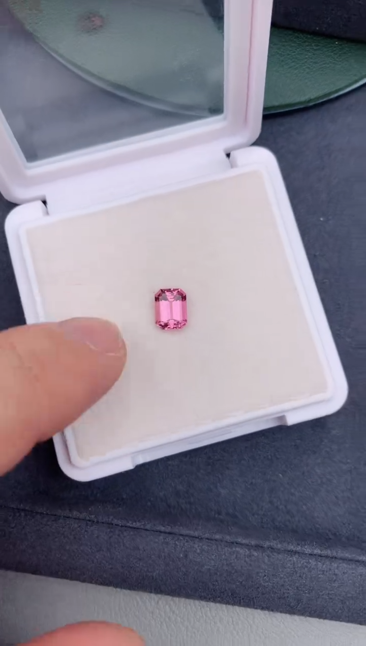 【闪购商品】碧玺裸石未镶嵌1ct  粉碧玺八角