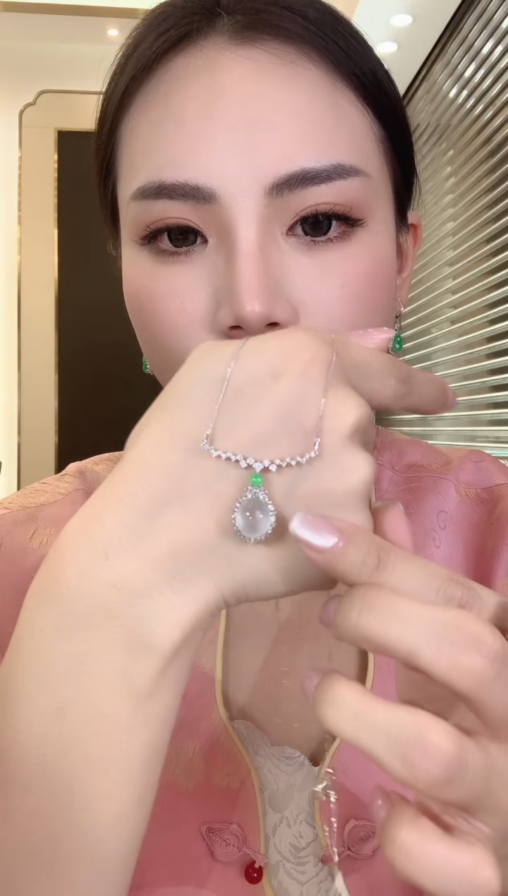 【闪购商品】翡翠18K金镶嵌套链W76 翡翠