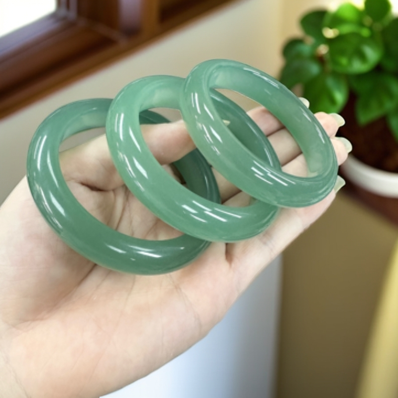 精美冰透湖水绿正宽手镯多样性发一