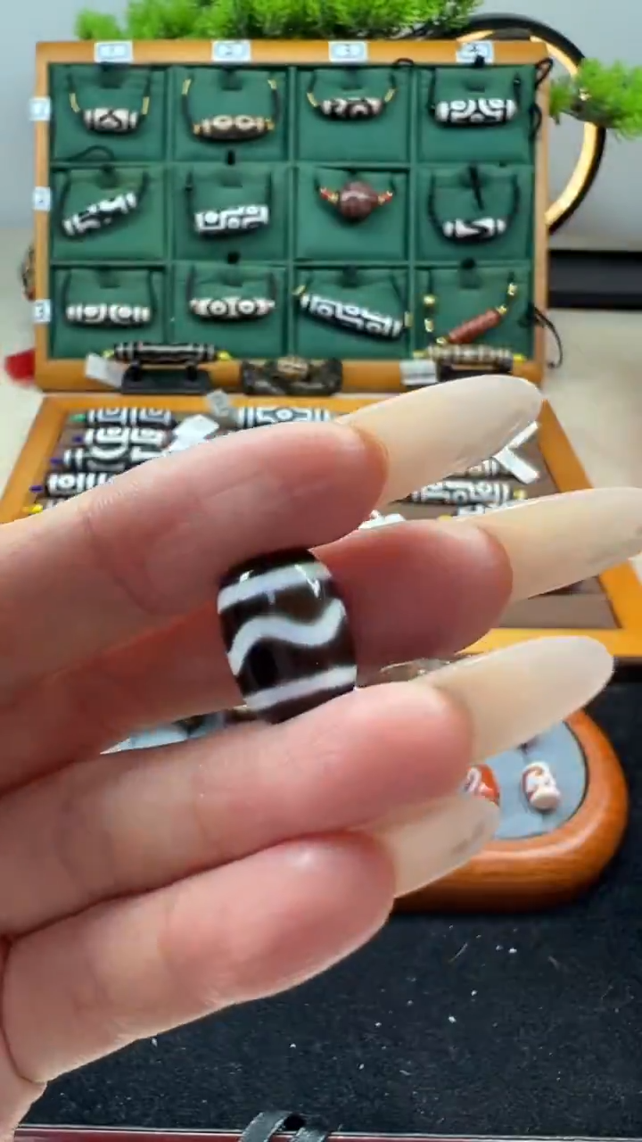 玛瑙/玉髓（覆膜）颈饰未镶嵌65.（微瑕）