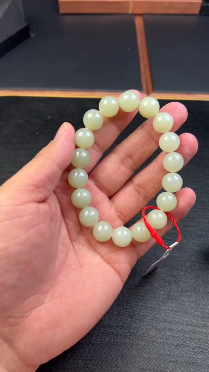 【闪购商品】和田玉手串未镶嵌且末微色差卡12
