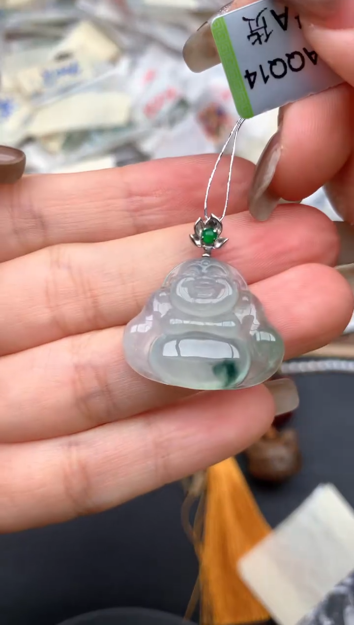 18K金镶嵌挂件翡翠一