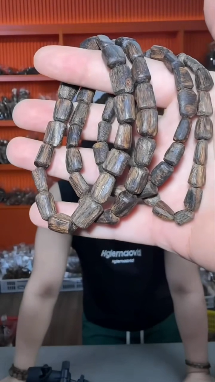 沉香手串45号沉水芽庄绿伽罗多样性发一