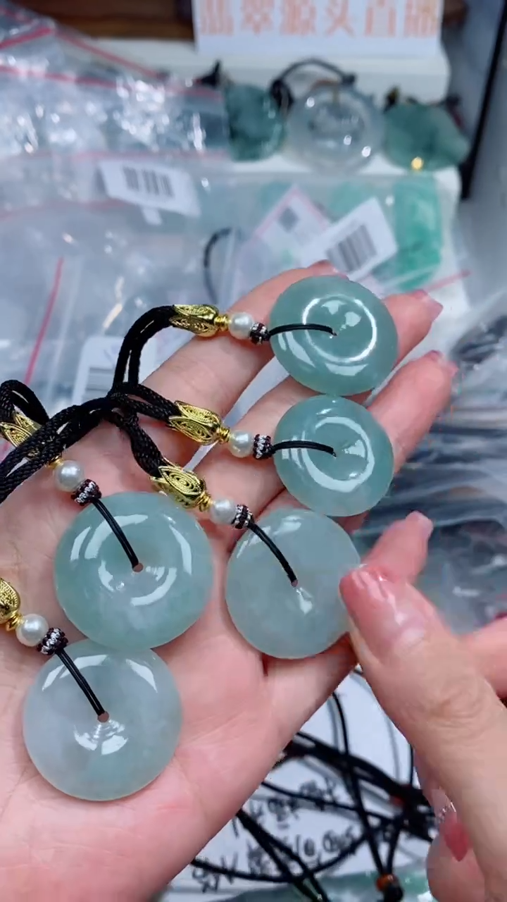 翡翠未镶嵌颈饰吊坠团购多样性发一件