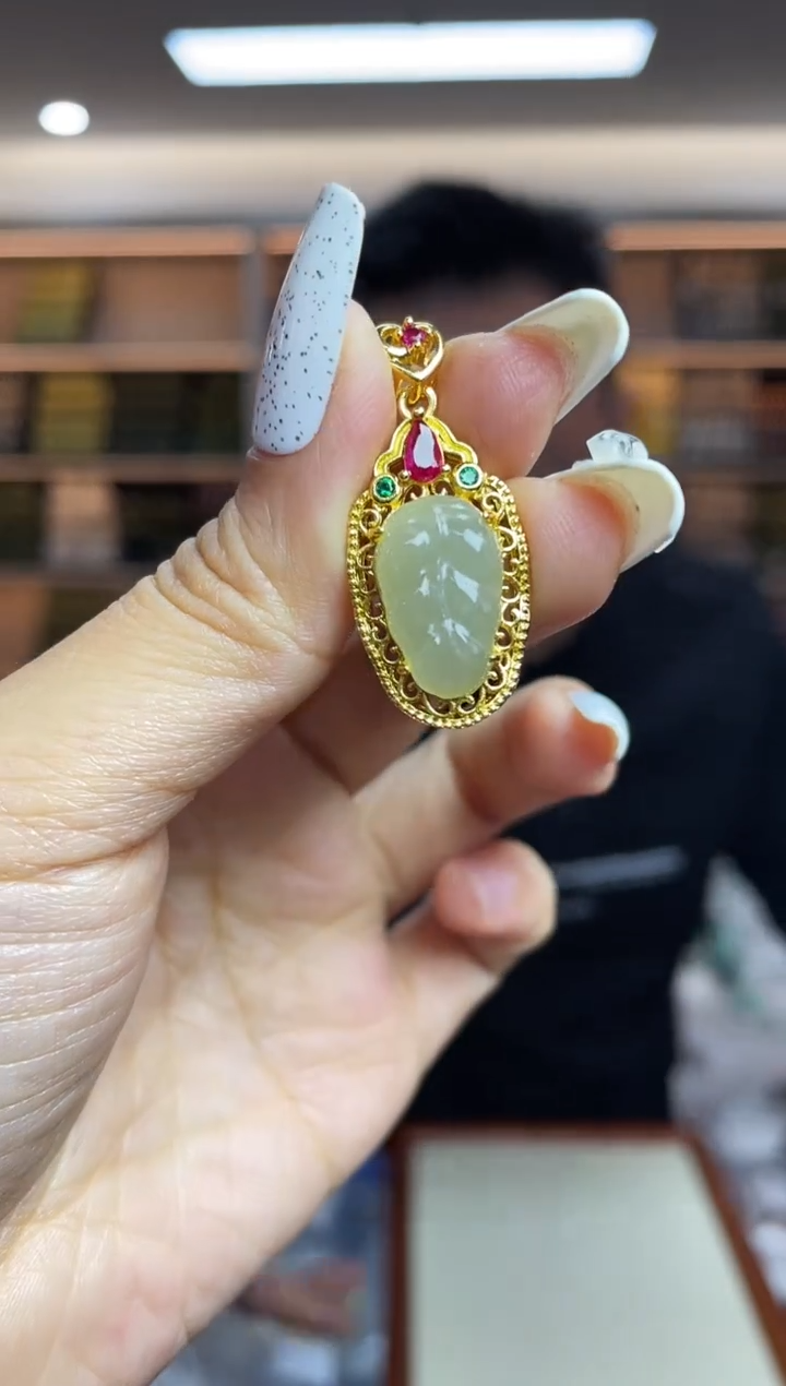 【闪购商品】和田玉·未镶嵌多样性发一件