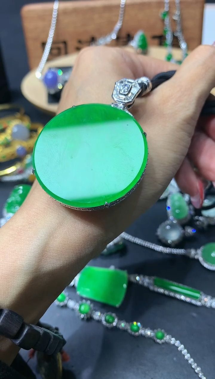 【闪购商品】定制翡翠18K金镶嵌团购