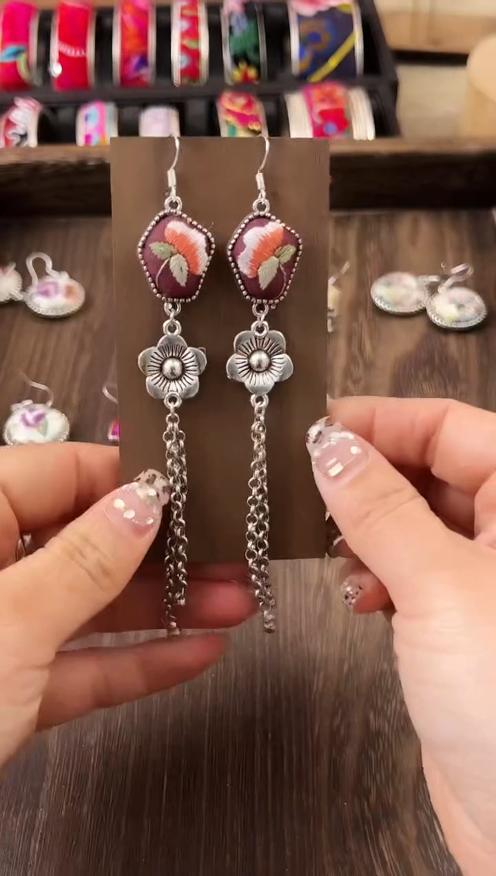 【闪购商品】织绣民族风老绣饰品475