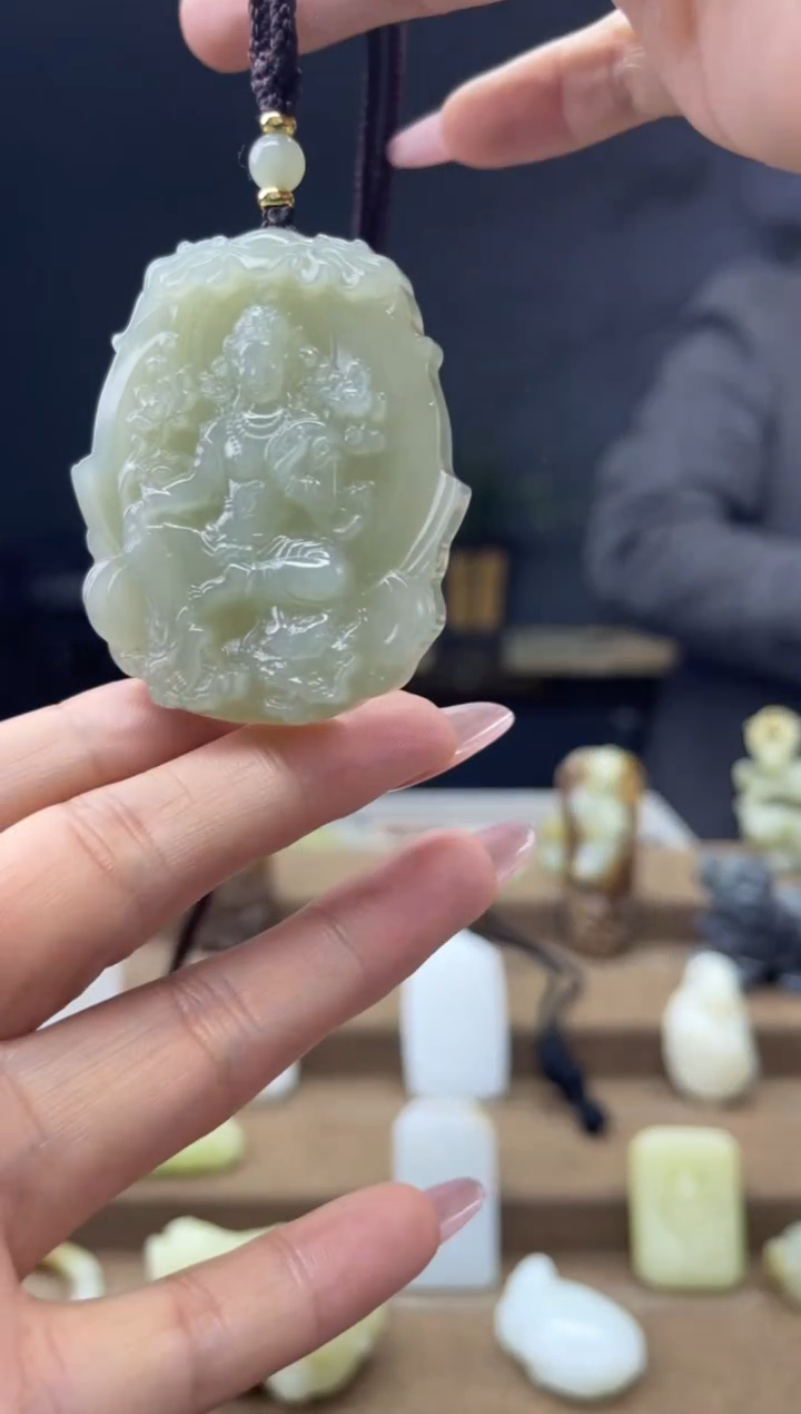 颈饰未镶嵌和田玉1