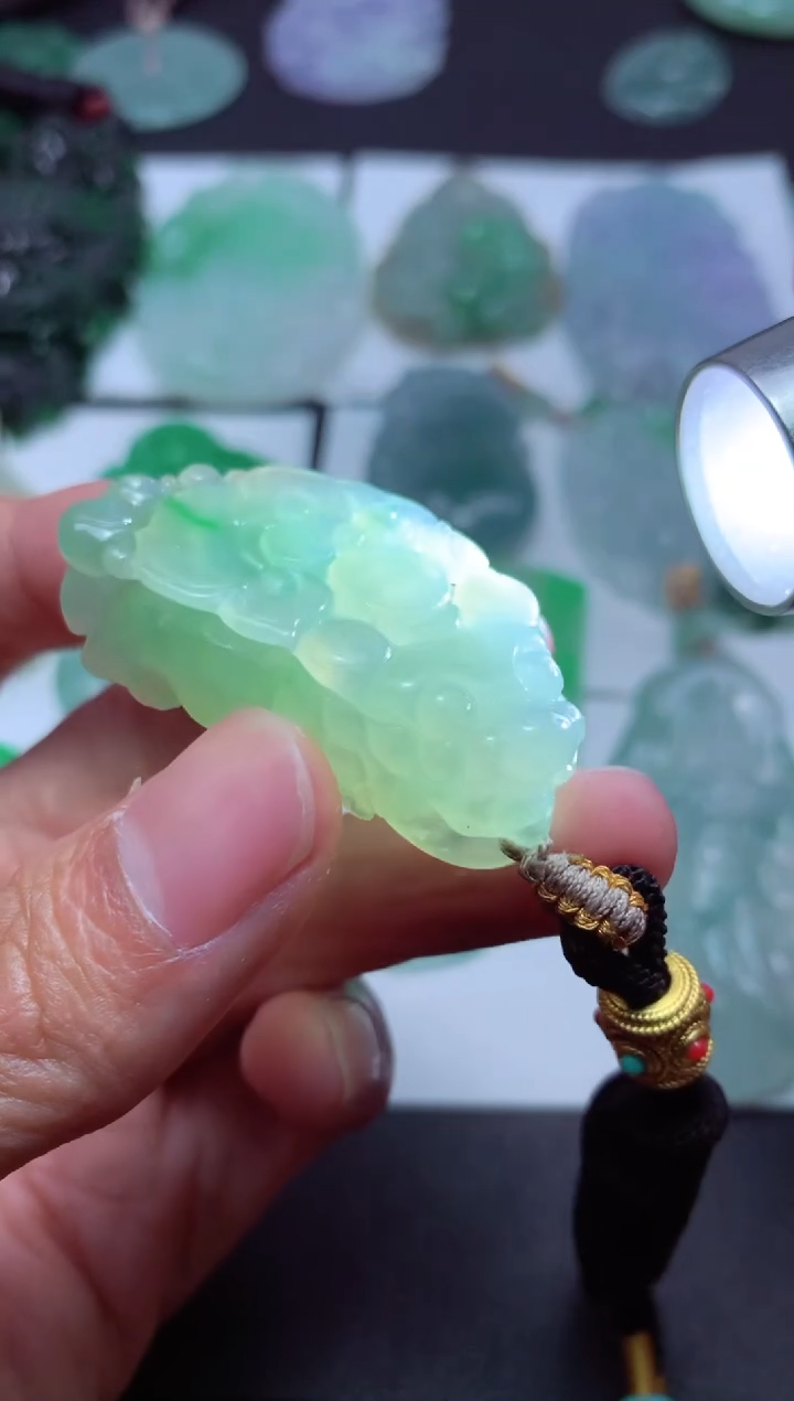 【闪购商品】翡翠颈饰未镶嵌天然翡翠