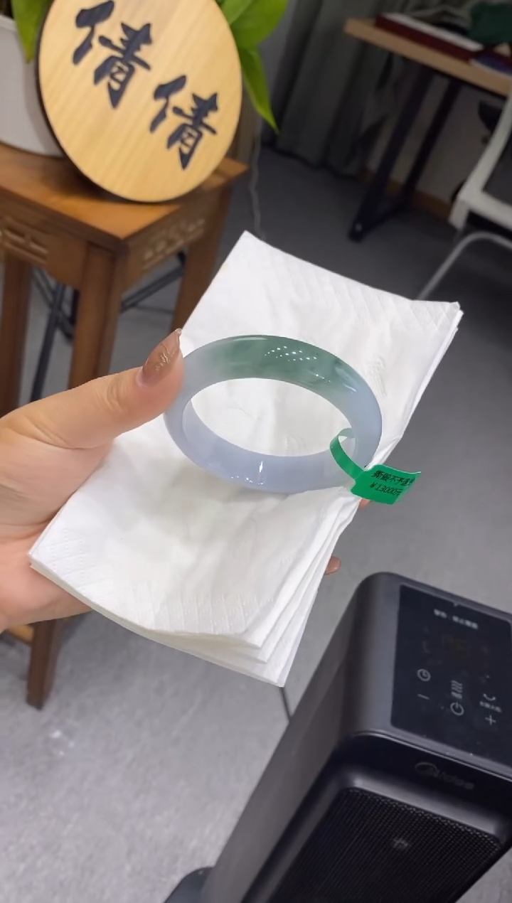 【闪购商品】翡翠手镯未镶嵌多人011436