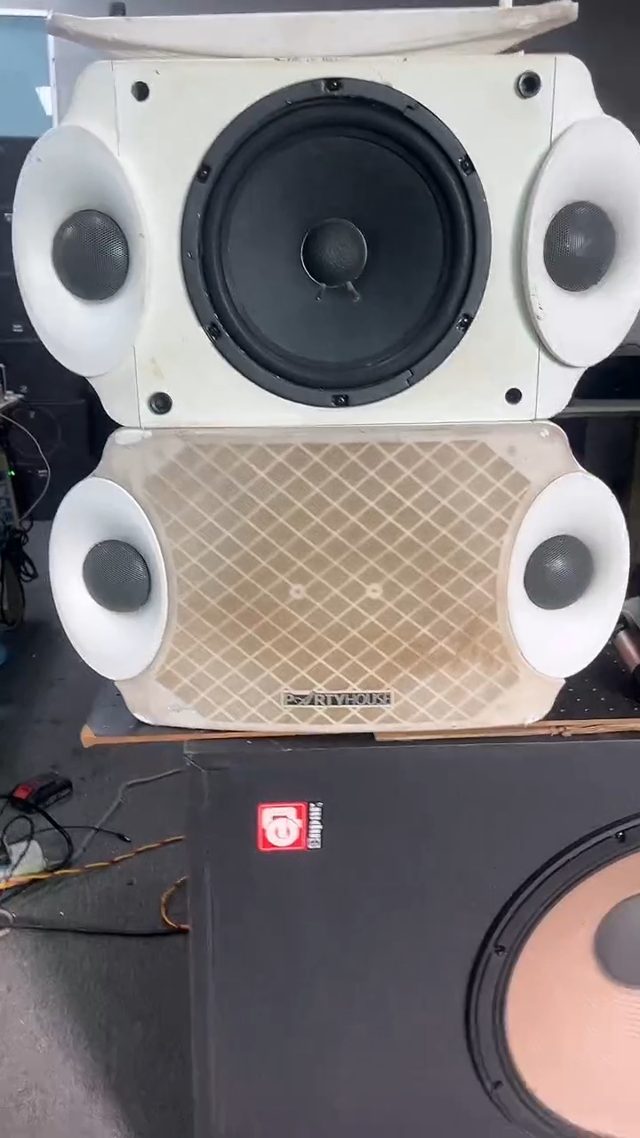 不包邮  10寸卡包音箱  外观有瑕疵  运费到付