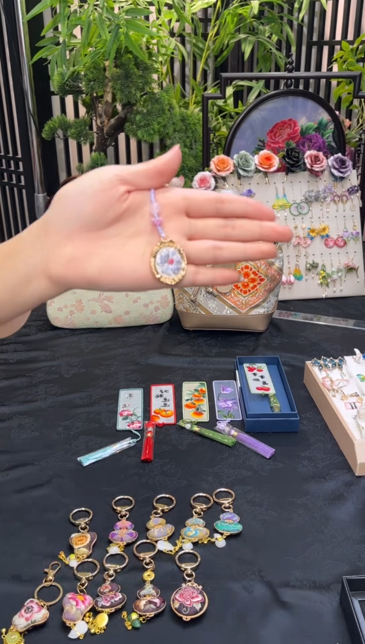织绣?非遗苏绣手工饰品