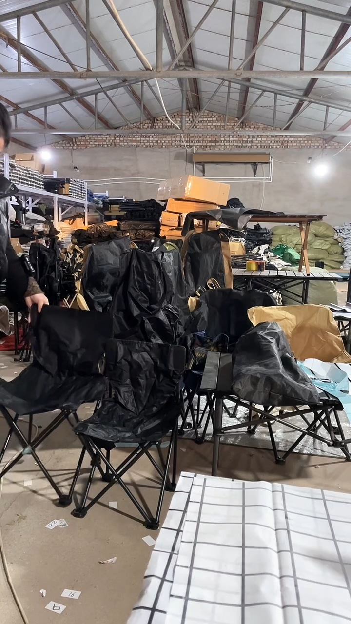 铁生锈  大号   折叠靠背  颜色随机