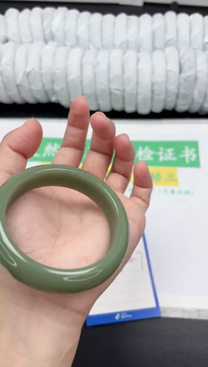 【闪购商品】石英质玉手镯未镶嵌120-56.7