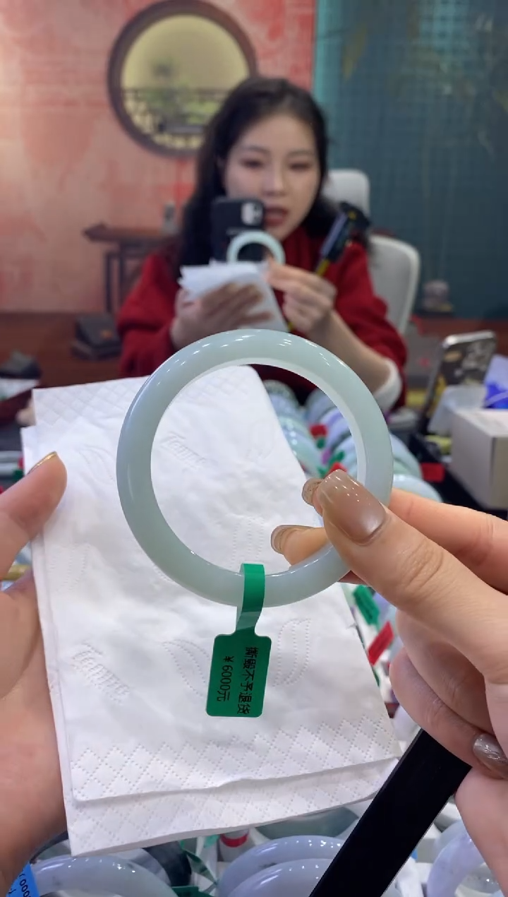 【闪购商品】翡翠手镯未镶嵌多人18662