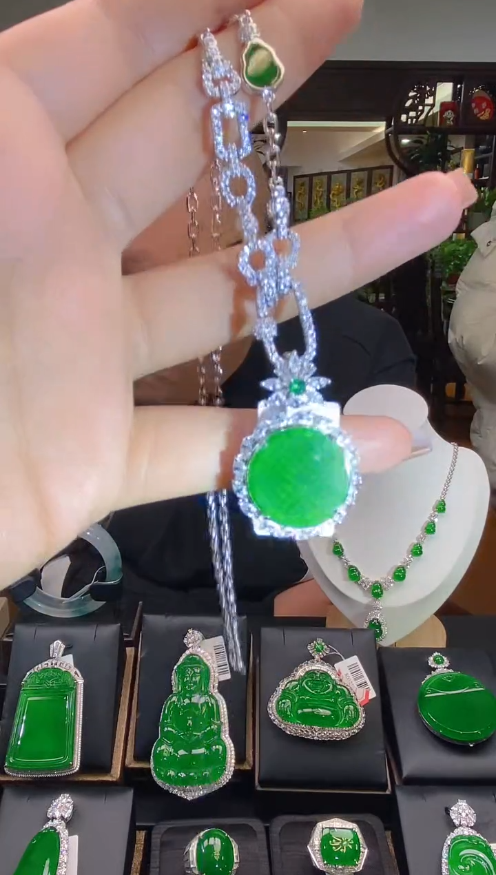 【闪购商品】翡翠吊坠(不含链)未镶嵌翡翠吊坠