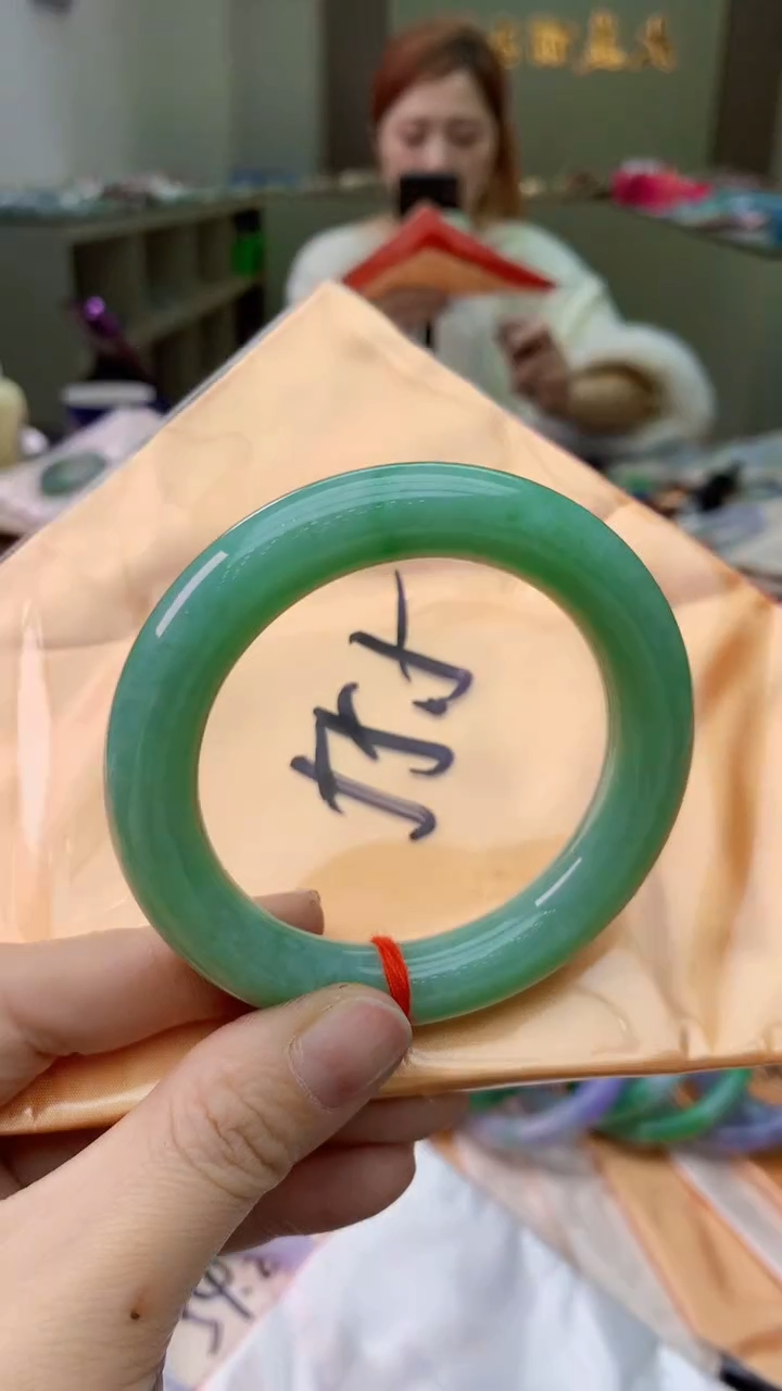 【闪购商品】翡翠手镯未镶嵌0532083130