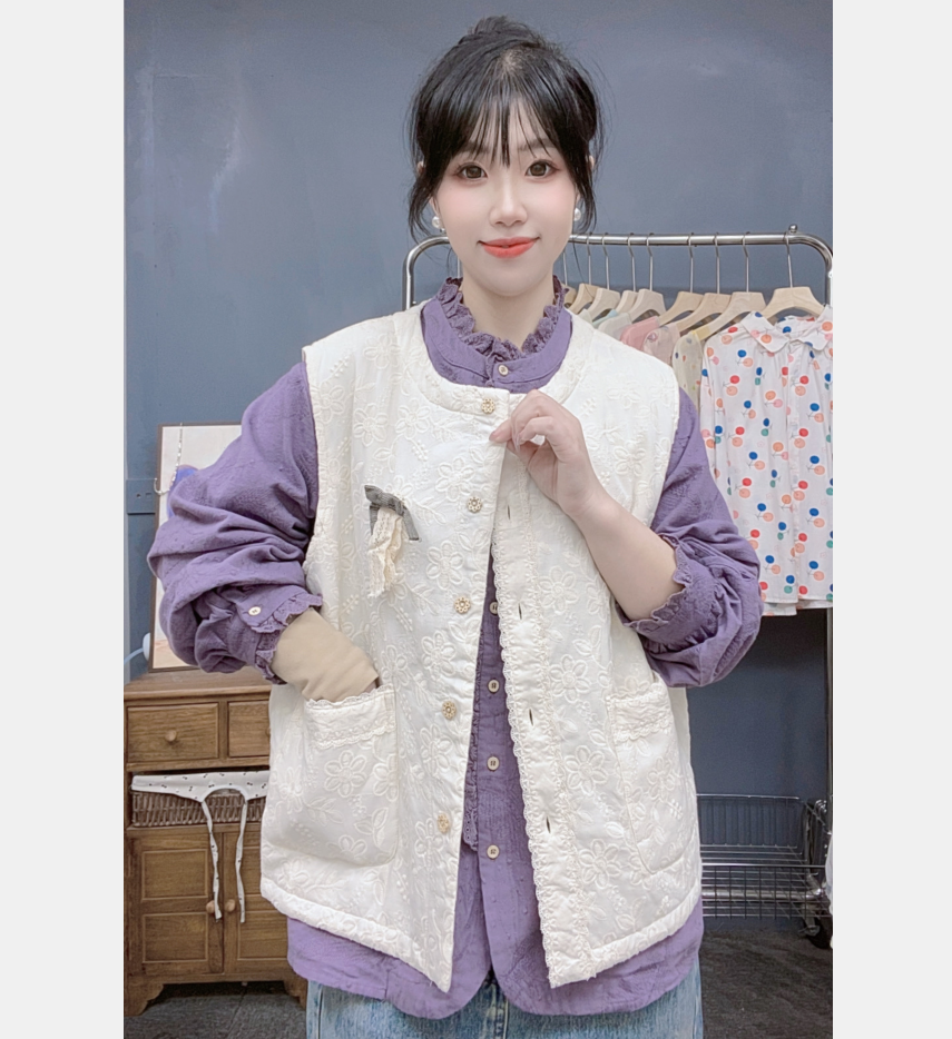 2025秋冬新款 日系提花刺绣圆领单排扣内里绗棉轻薄夹棉马甲女
