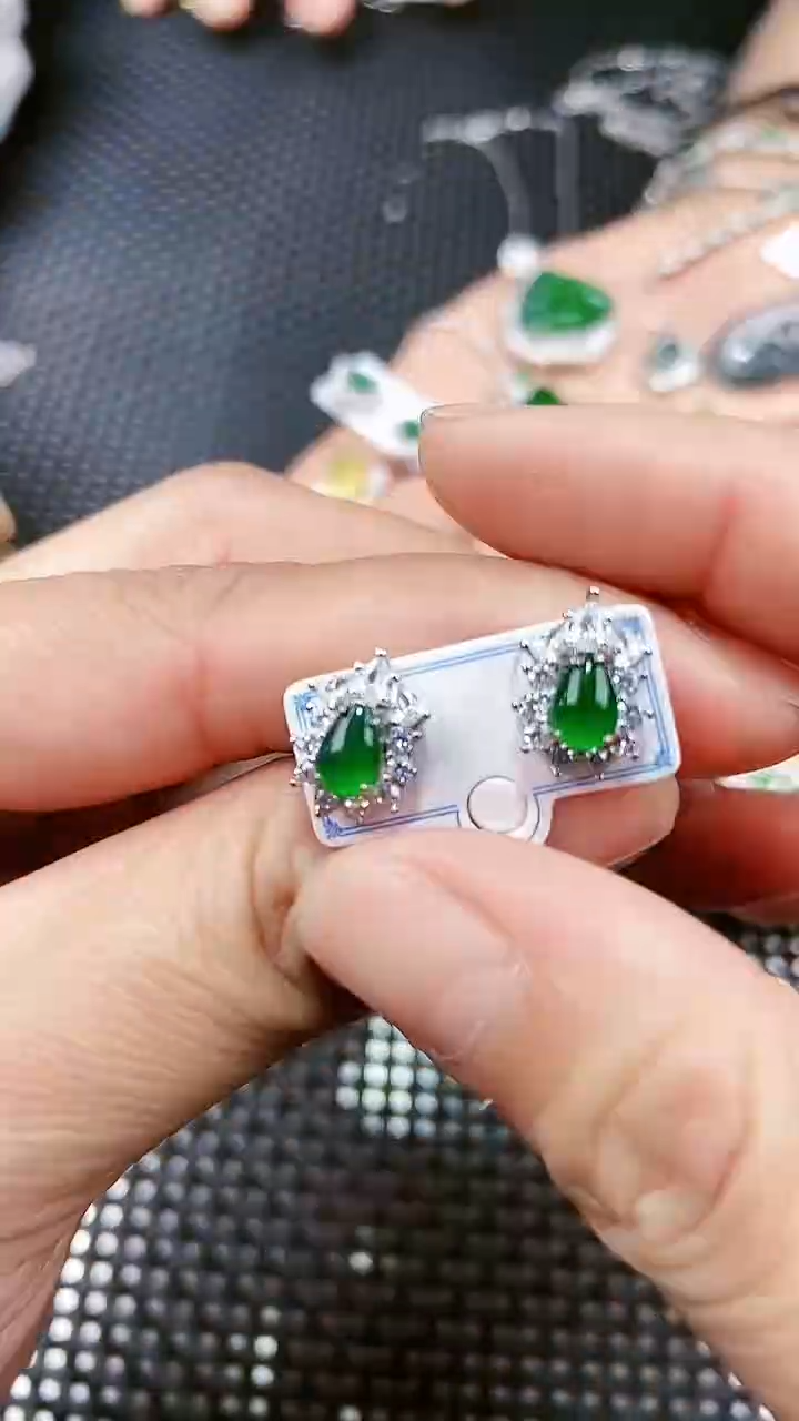 【闪购商品】翡翠耳饰未镶嵌11111111