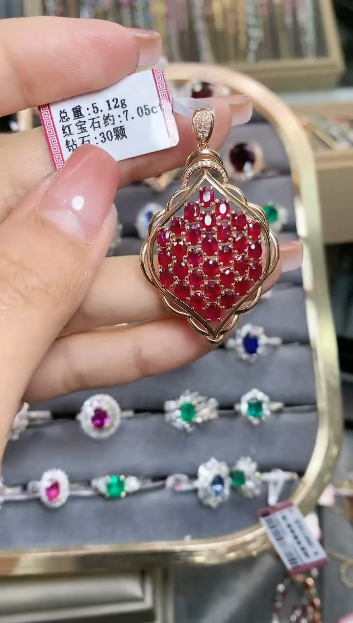 【闪购商品】红宝石吊坠18K金镶嵌18K金镶嵌红宝石吊坠