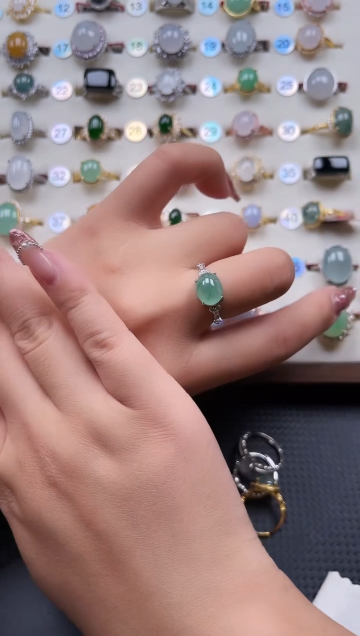 翡翠戒指银S925镶嵌天然A货翡翠戒指