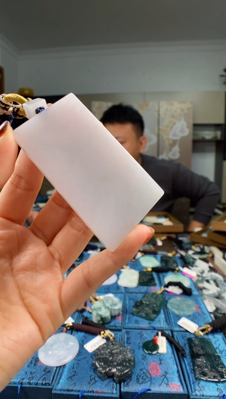 颈饰未镶嵌翡翠多样性发其一