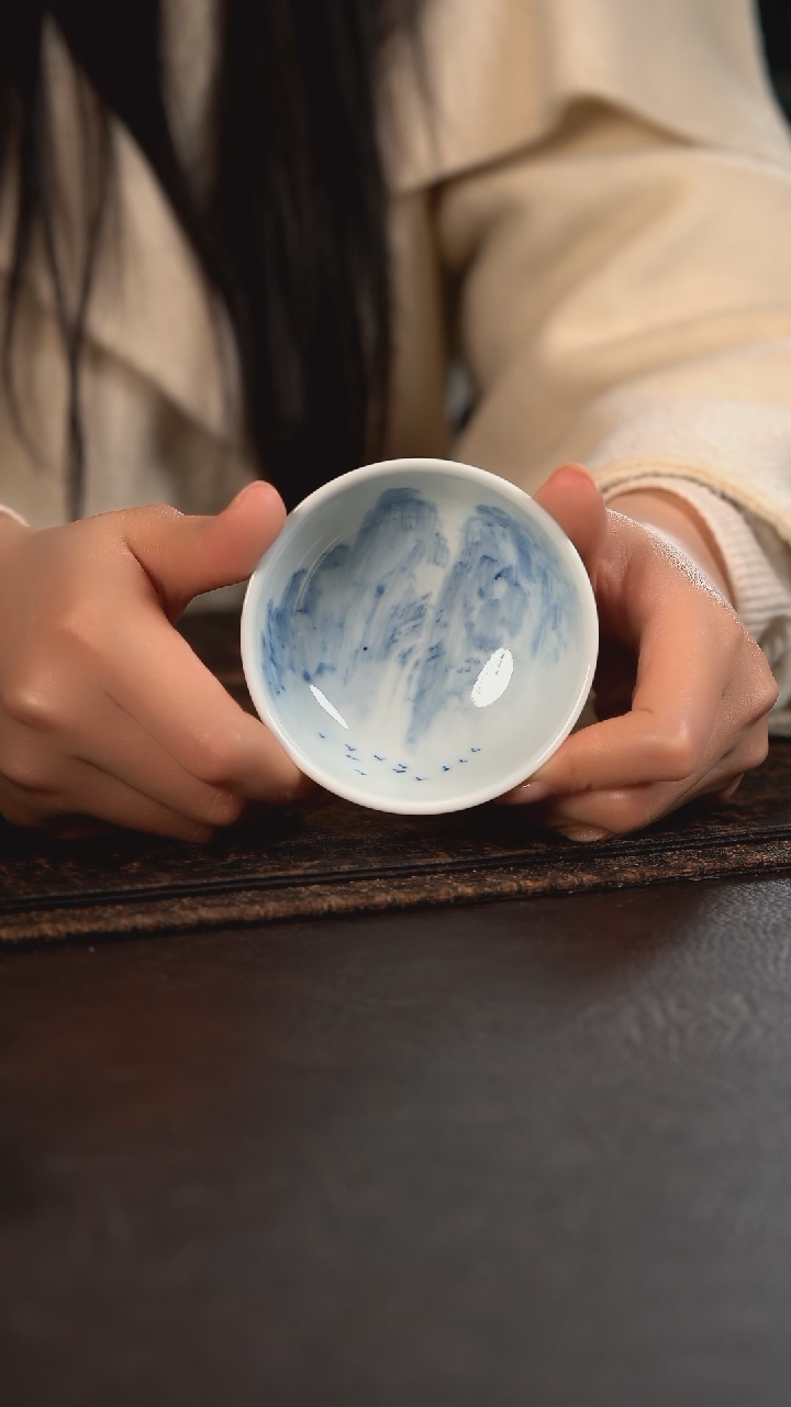 【闪购商品】杯113号HLX陶瓷写意山水高脚普洱杯