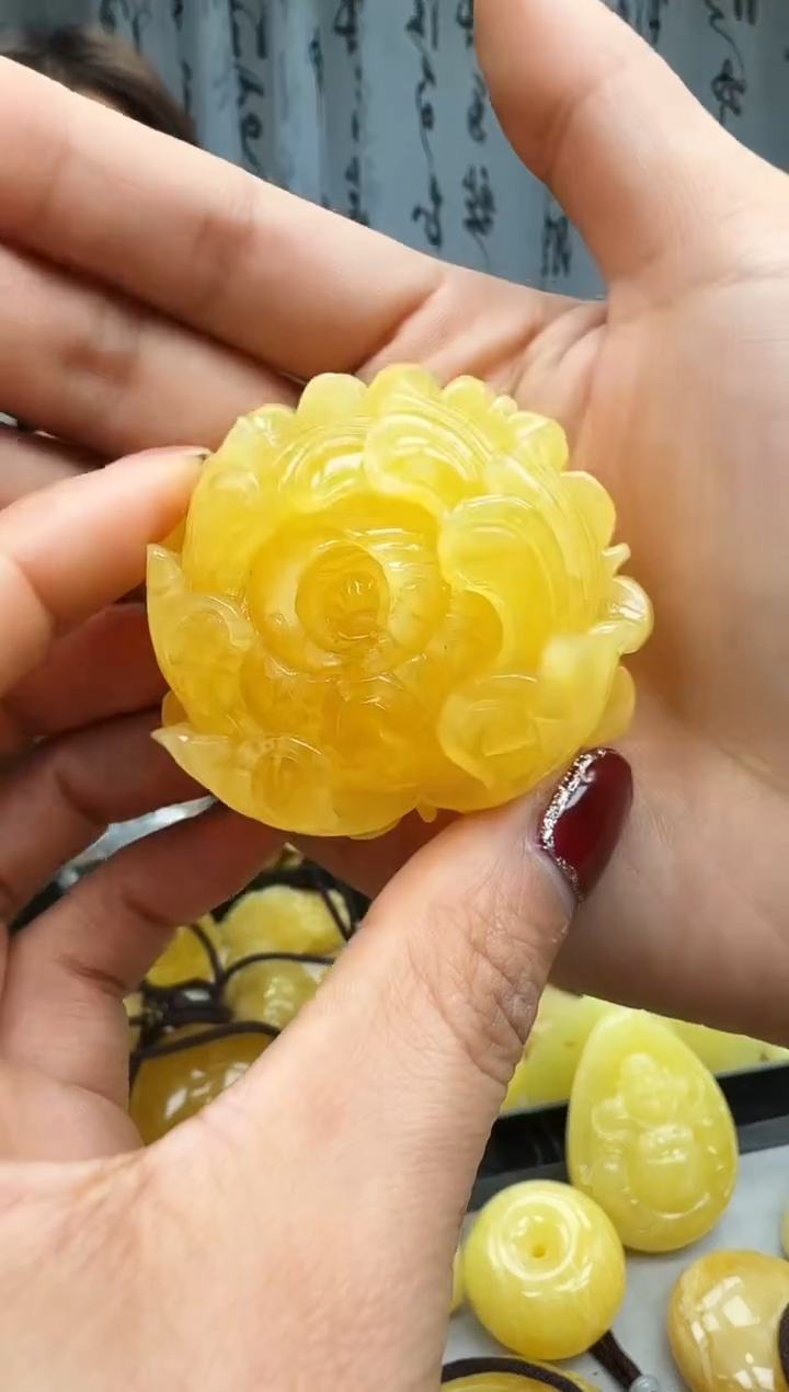 【闪购商品】琥珀裸石未镶嵌挂坠