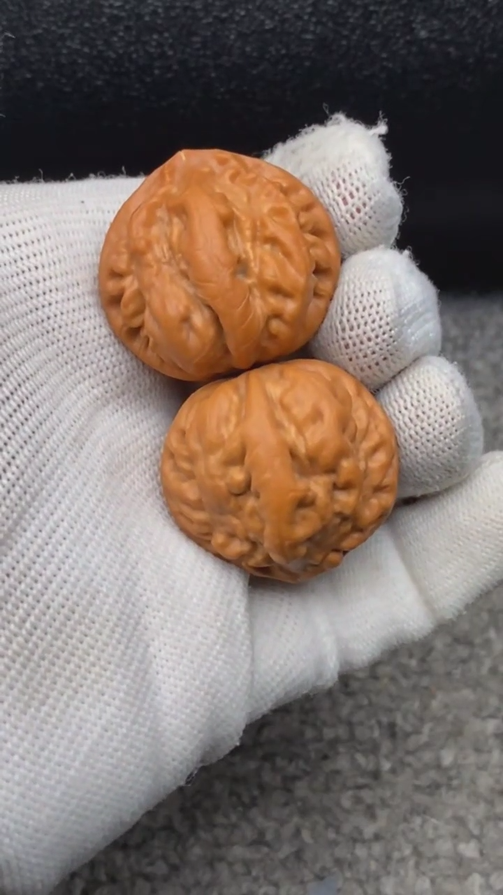 【闪购商品】文玩核桃把件蝴蝶龙脊