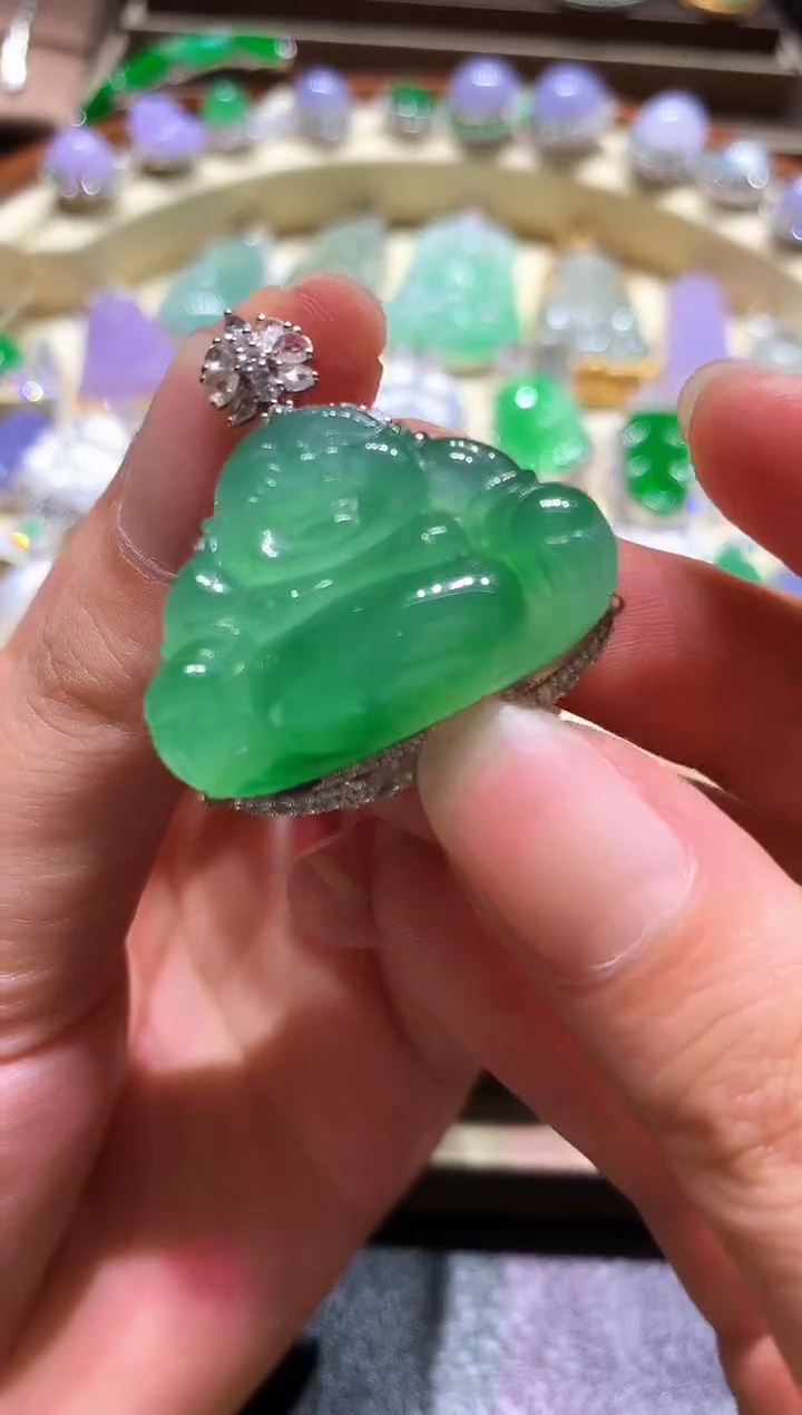 颈饰18K金镶嵌翡翠翡翠A货