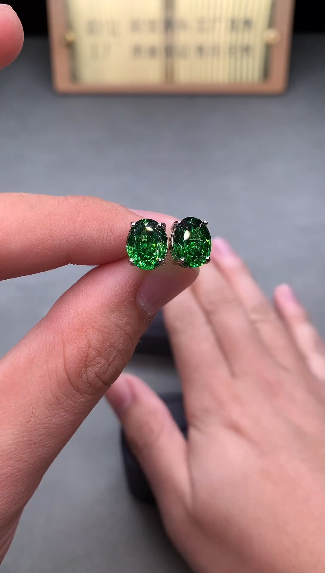 银S925镶嵌耳饰碧玺2222