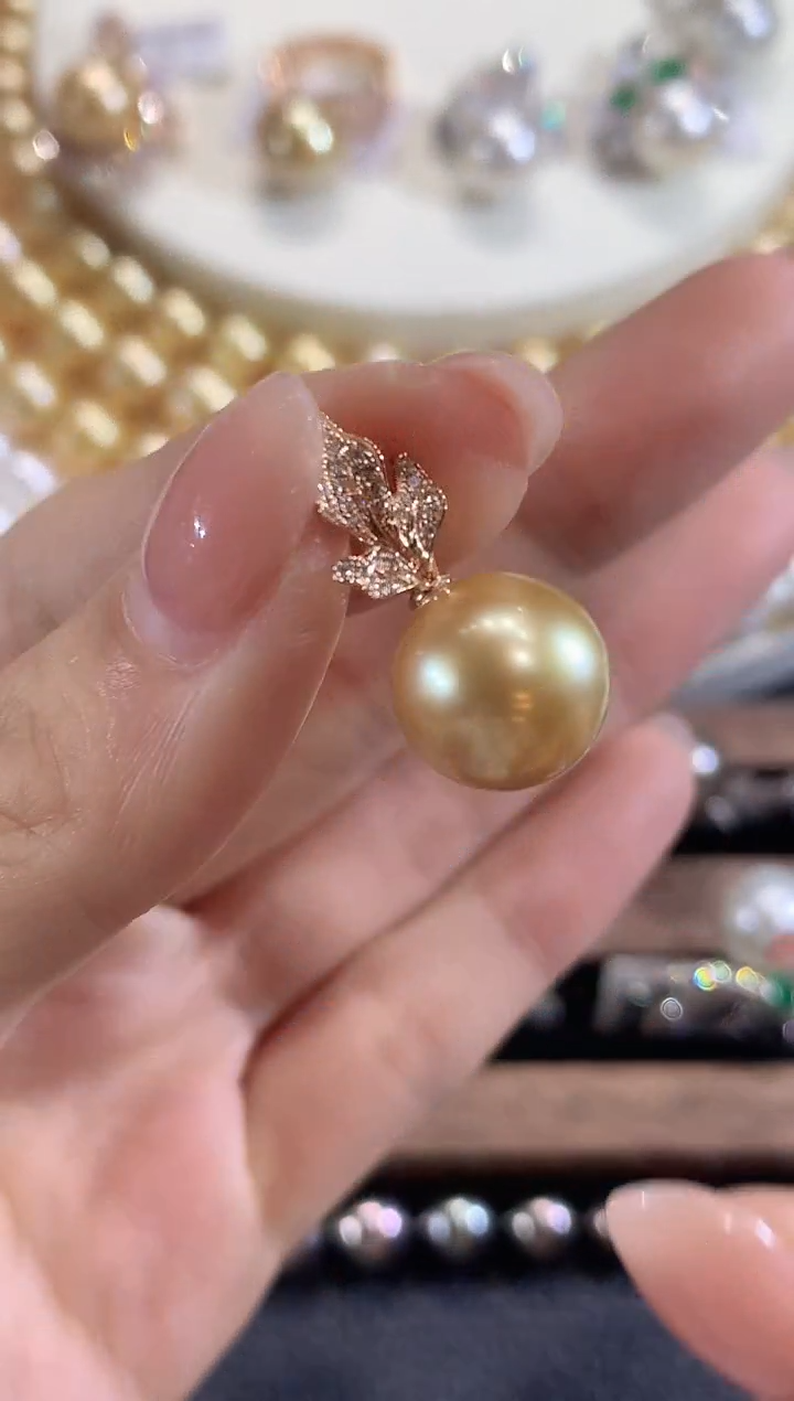 18K金镶嵌吊坠(不含链)海水珍珠A62