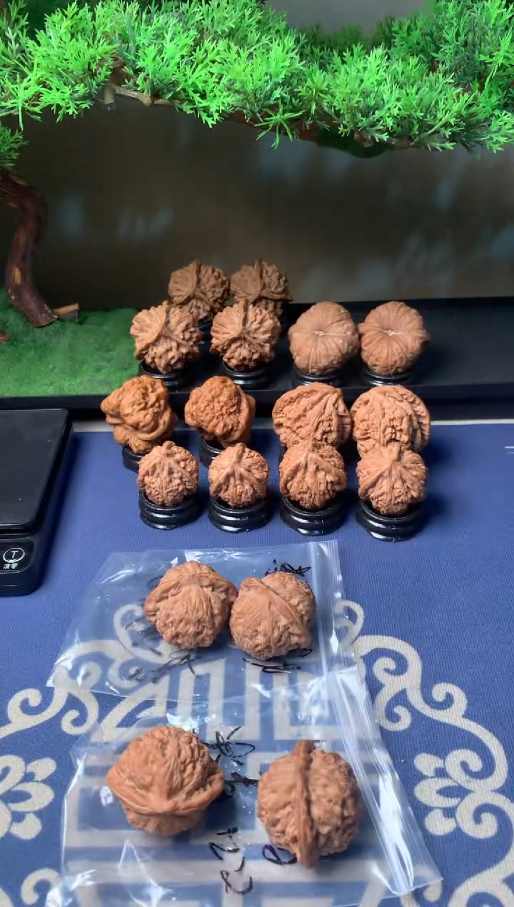 【闪购商品】文玩核桃吊坠41宫灯